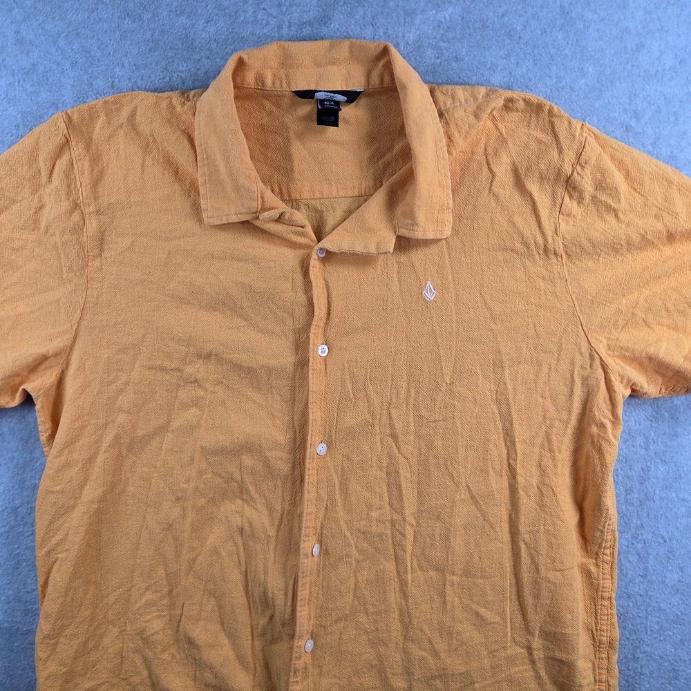 Volcom Button Down Mens XL Yellow Short Sleeve Textured Logo Shirt